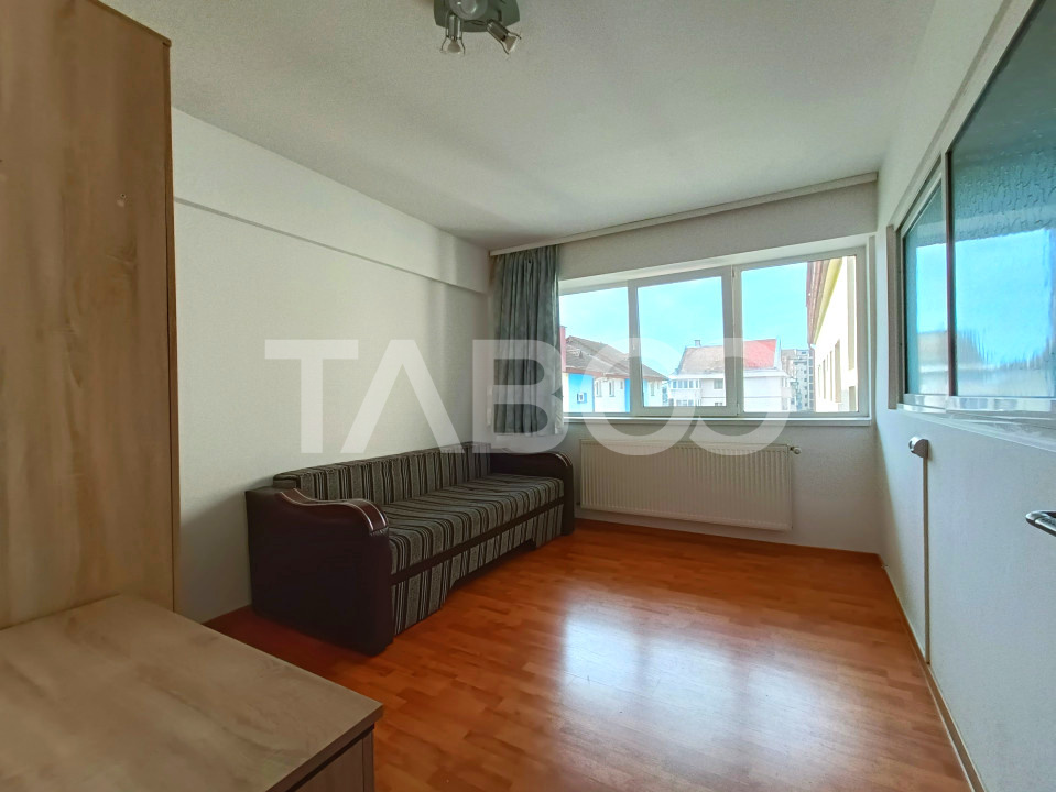 Apartament decomandat cu 2 camere in bloc cu lift - zona Turnisor