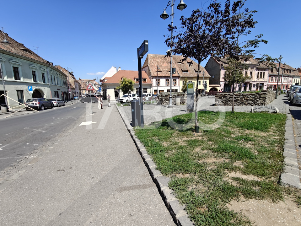 Apartament decomandat cu 2 camere si pivnita in Centrul Istoric Sibiu