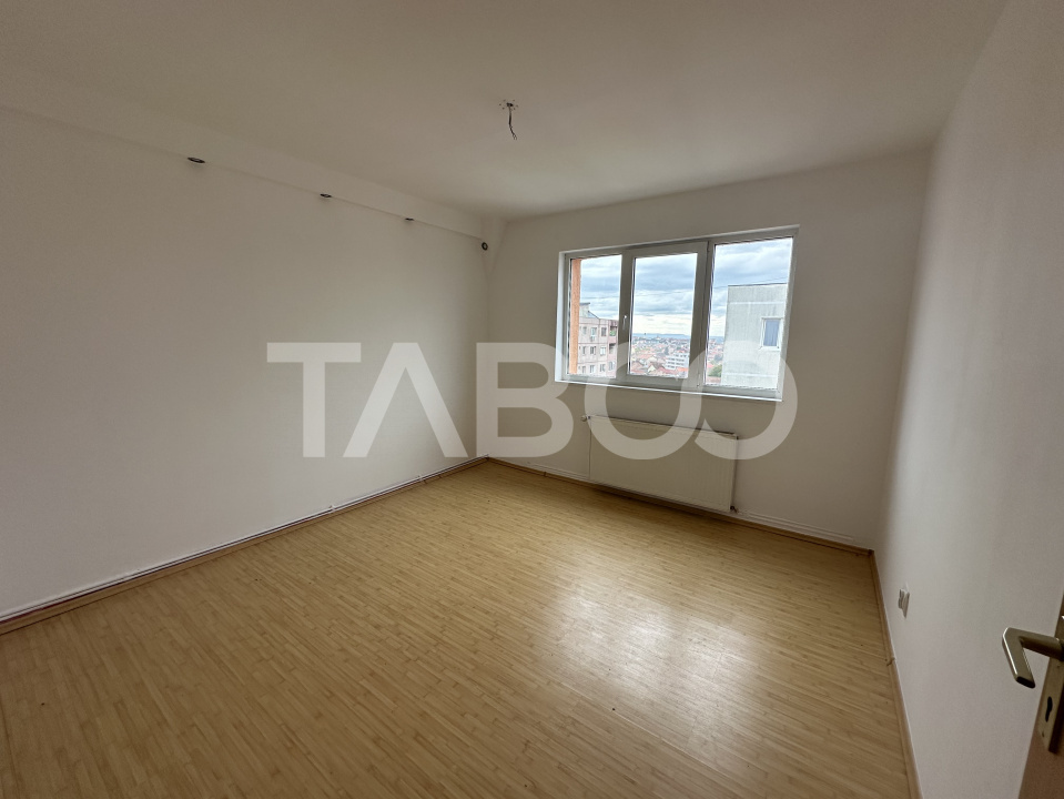 Apartament decomandat cu 3 camere baie cu geam la doar 1402 euro/mp