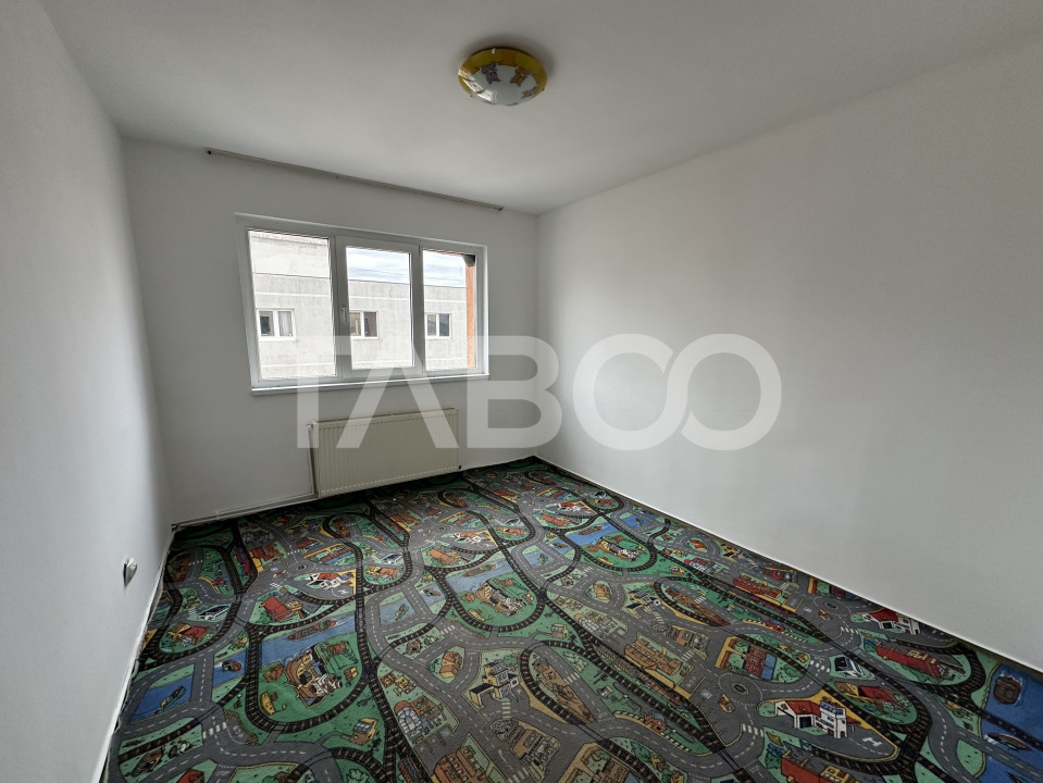 Apartament decomandat cu 3 camere baie cu geam la doar 1402 euro/mp