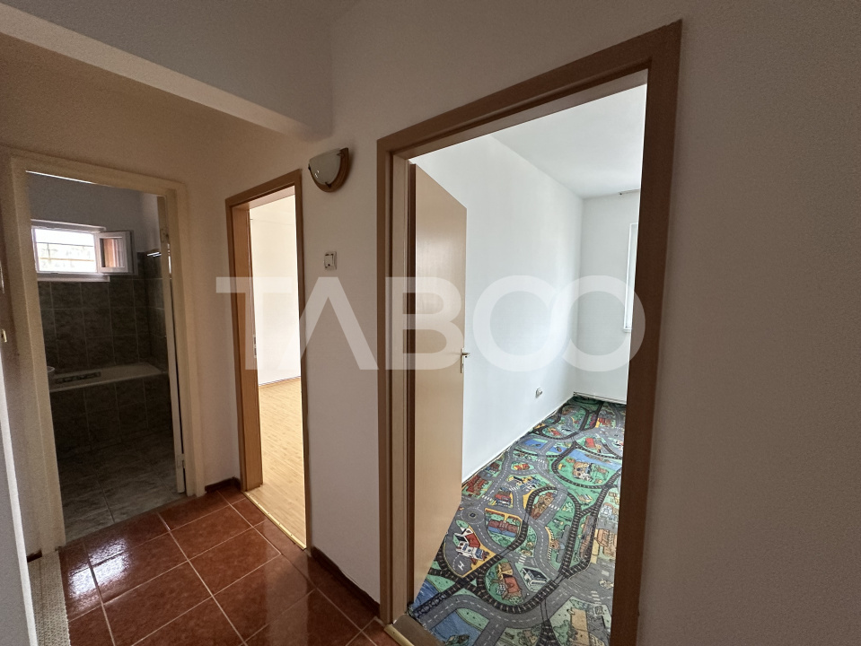 Apartament decomandat cu 3 camere baie cu geam la doar 1402 euro/mp