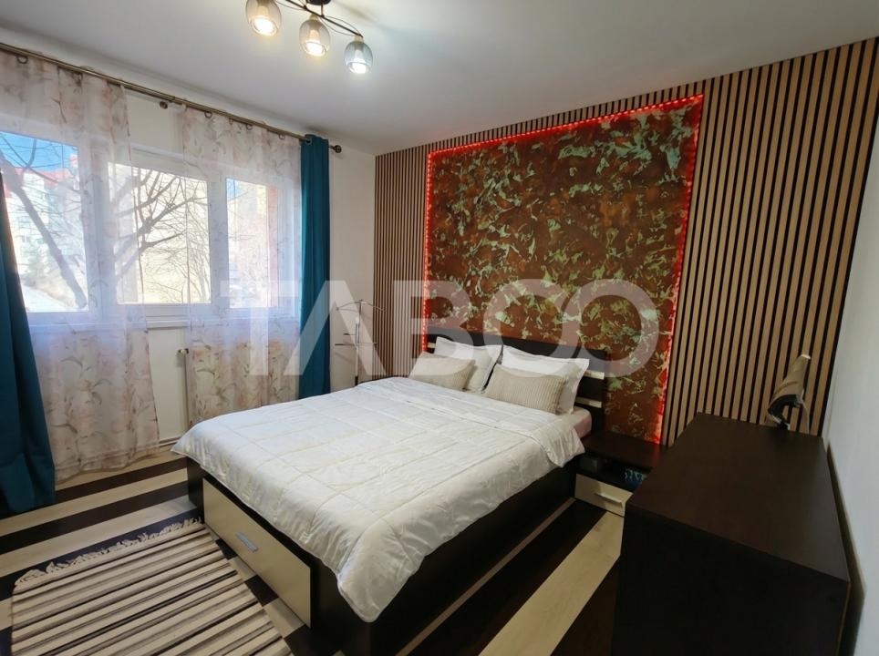 Apartament decomandat cu 3 camere - balcon - etaj 1 -zona Vasile Aaron