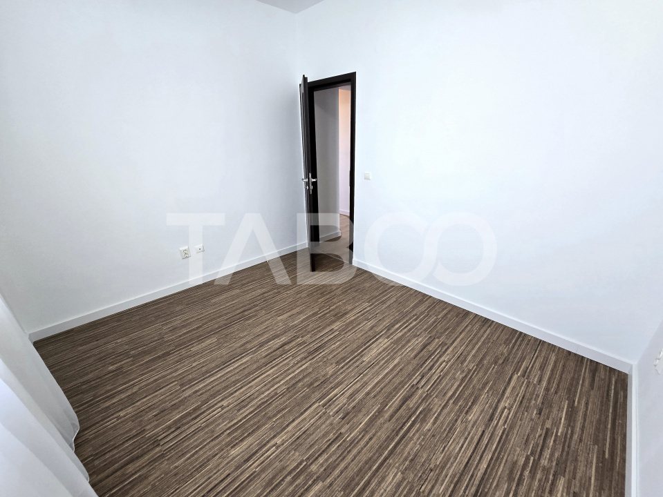 Apartament decomandat cu 3 camere balcon parcare Selimbar Sibiu