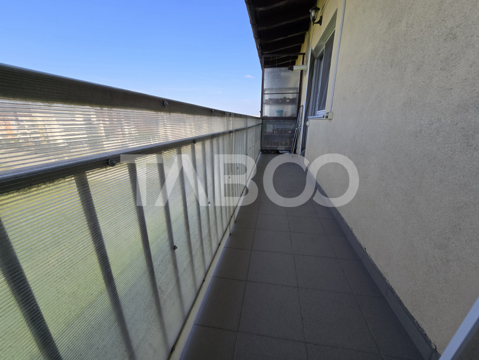 Apartament decomandat cu 3 camere balcon parcare Selimbar Sibiu