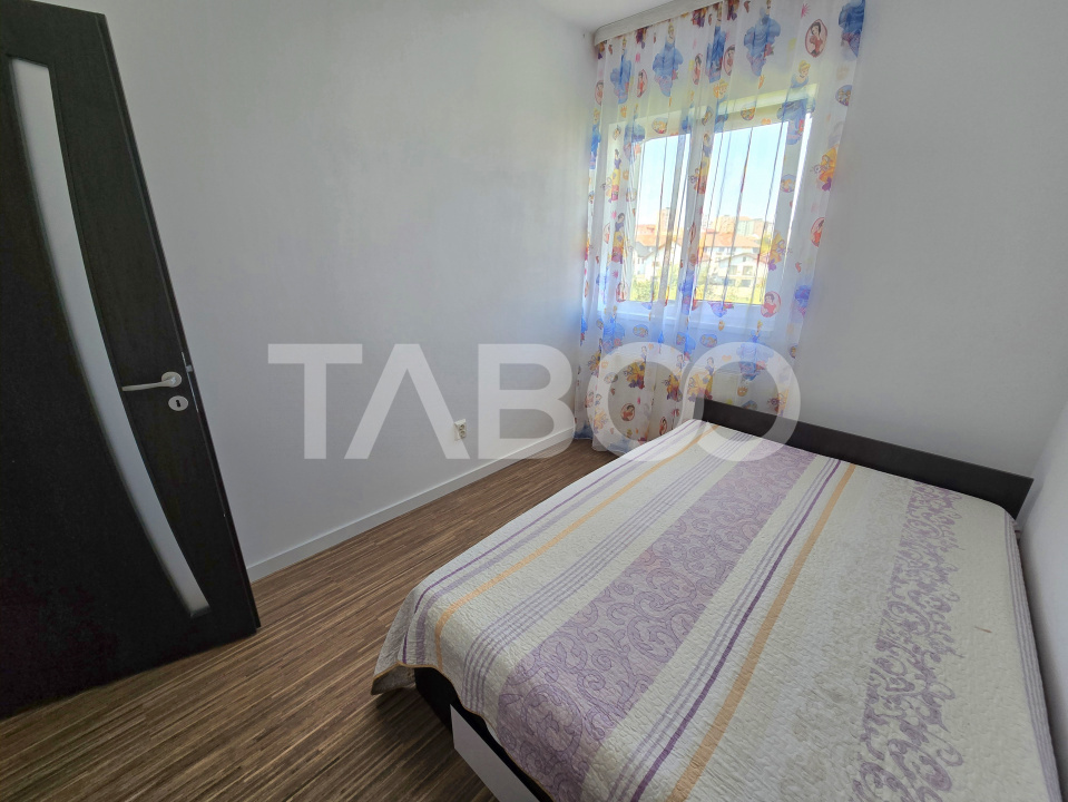 Apartament decomandat cu 3 camere balcon parcare Selimbar Sibiu