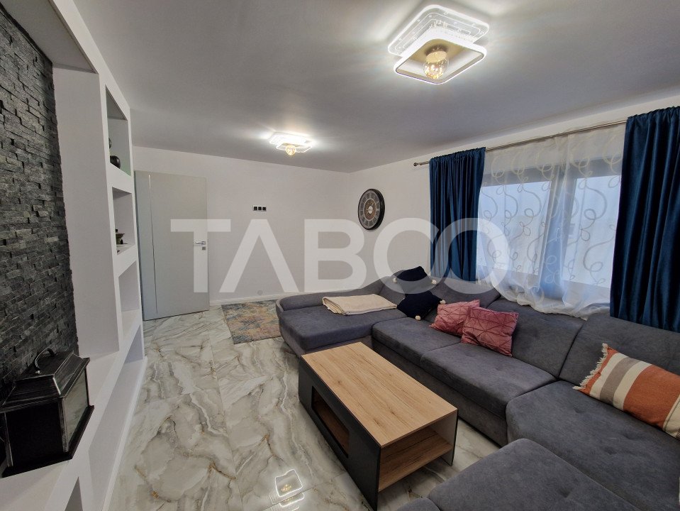 Apartament decomandat cu 3 camere renovat modern in cartierul Strand