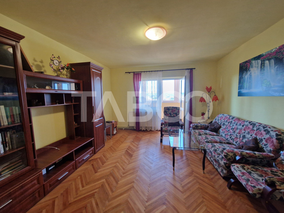 Apartament decomandat de inchiriat 3 camere 2 bai 76mp Terezian Sibiu