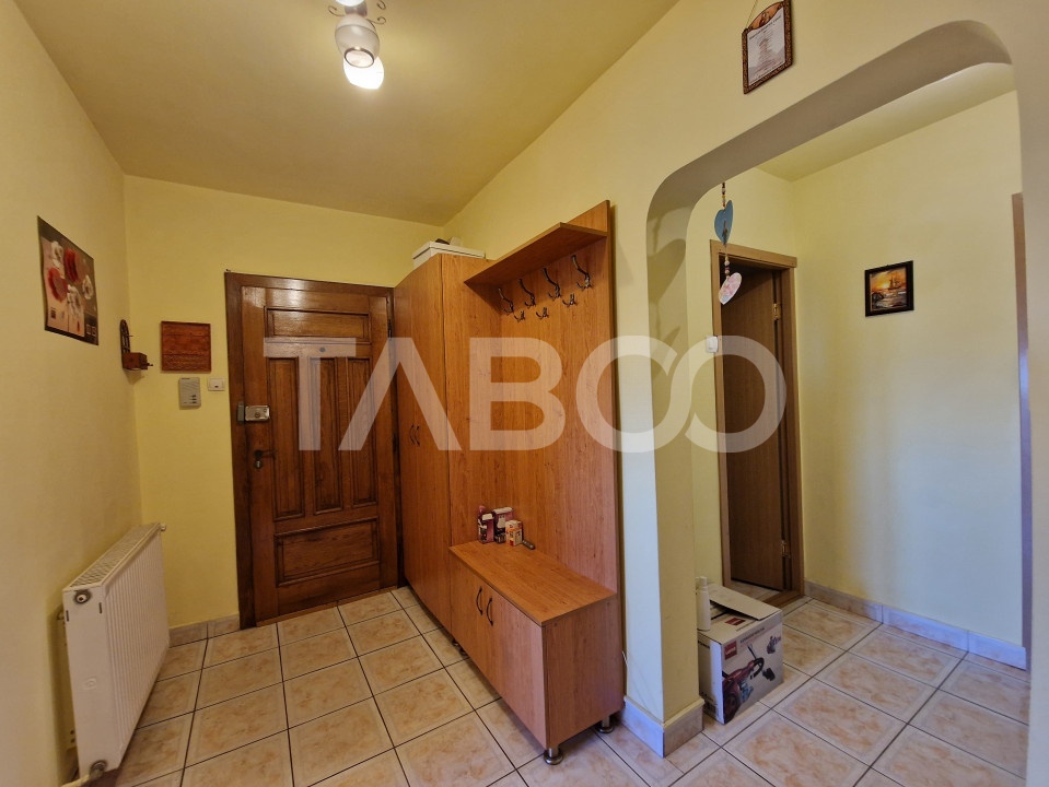 Apartament decomandat de inchiriat 3 camere 2 bai 76mp Terezian Sibiu