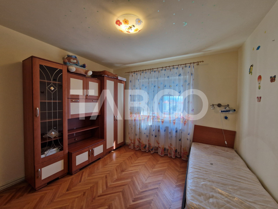 Apartament decomandat de inchiriat 3 camere 2 bai 76mp Terezian Sibiu
