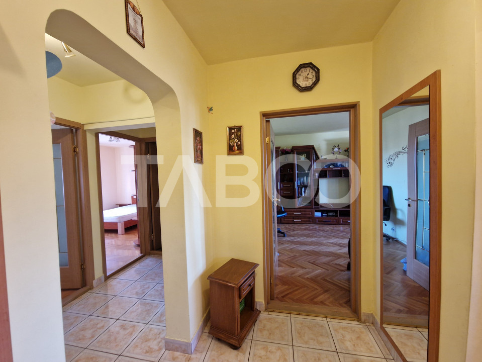 Apartament decomandat de inchiriat 3 camere 2 bai 76mp Terezian Sibiu