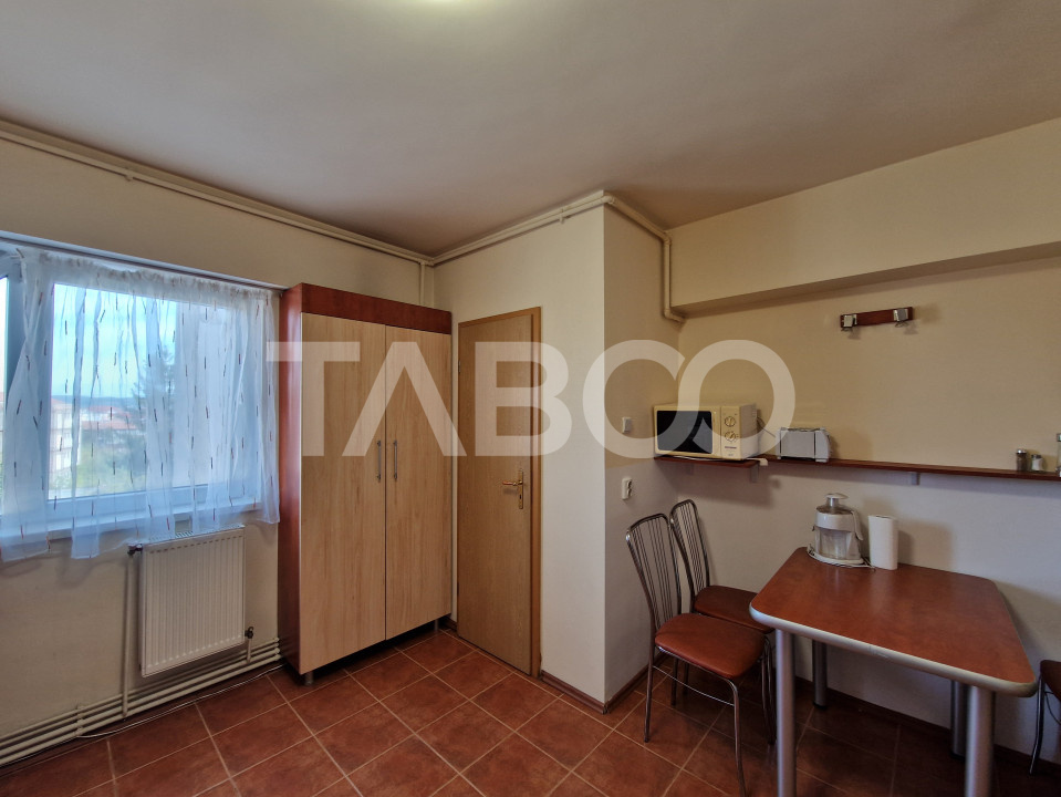 Apartament decomandat de inchiriat 3 camere 2 bai Mihai Viteazul