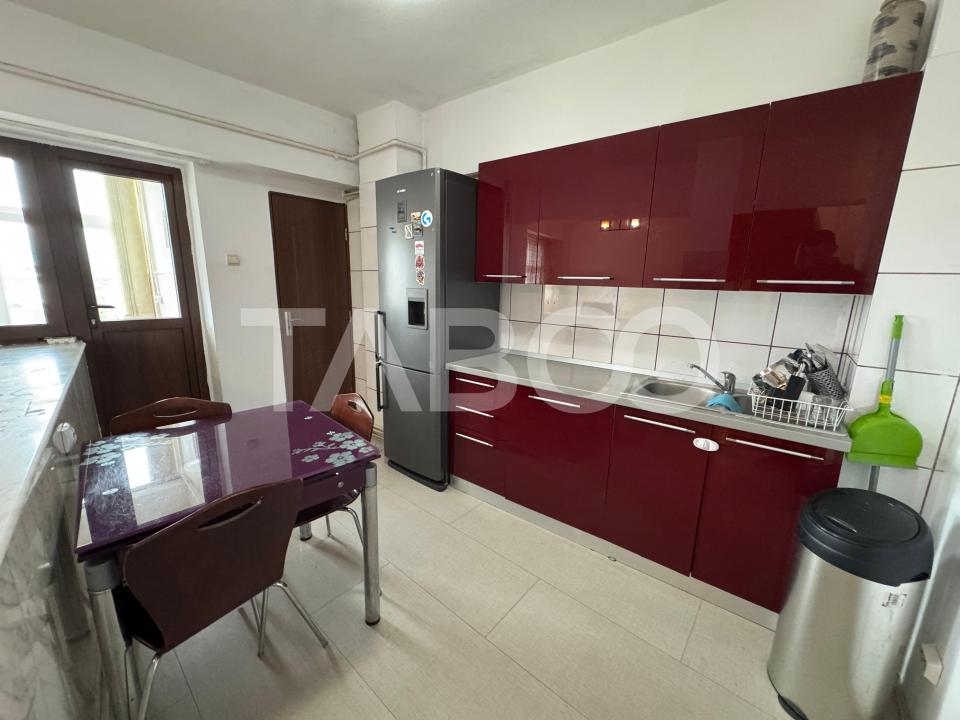Apartament decomandat de inchiriat 5 camere 2 bai lift Turnisor Sibiu