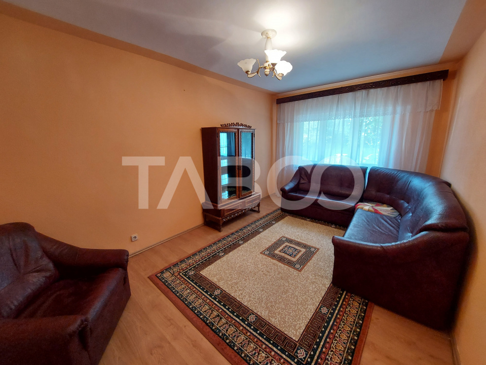 Apartament decomandat de vanzare 2 camere 52 mpu pivnita balcon Sibiu