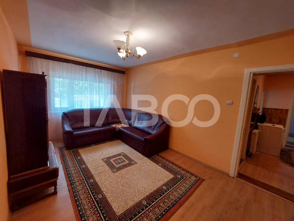 Apartament decomandat de vanzare 2 camere 52 mpu pivnita balcon Sibiu