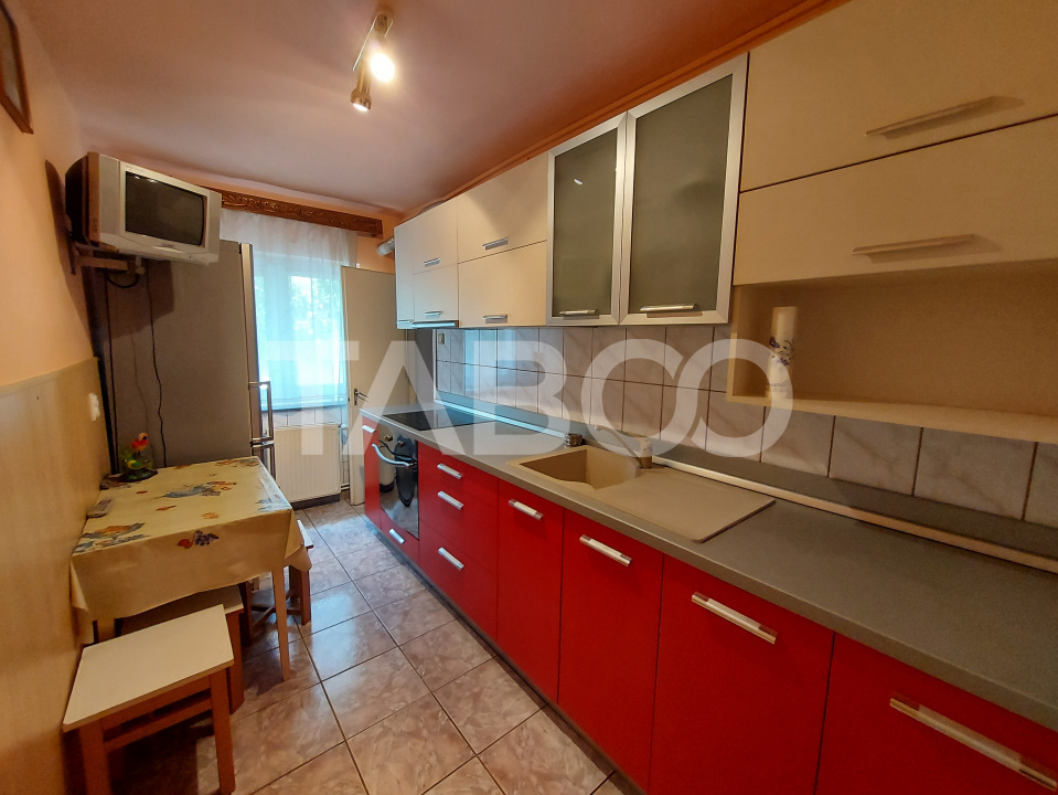 Apartament decomandat de vanzare 2 camere 52 mpu pivnita balcon Sibiu