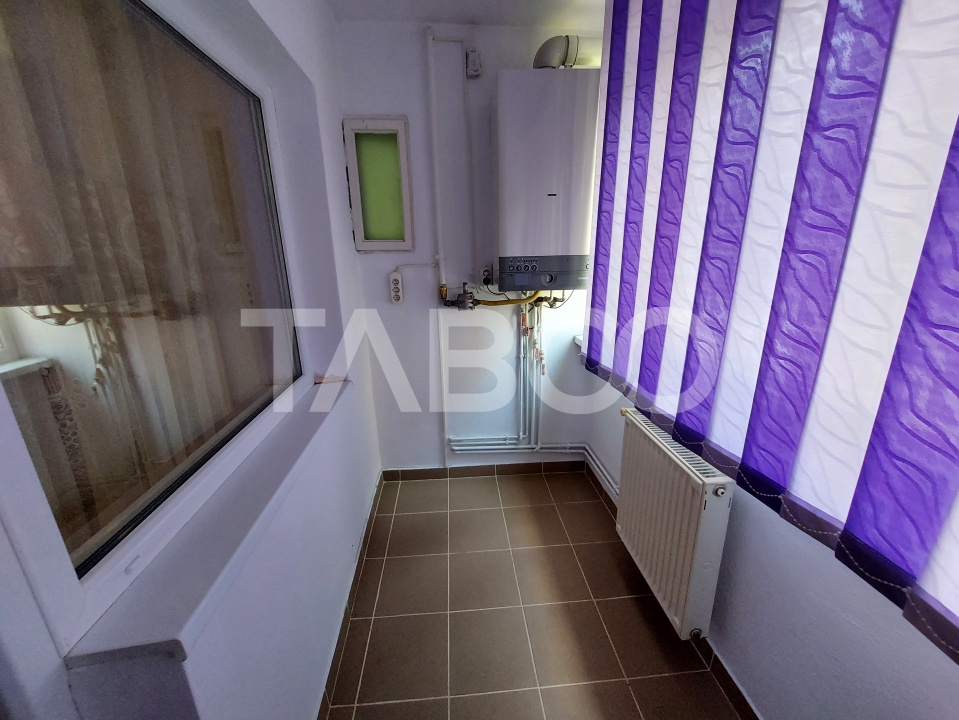Apartament decomandat de vanzare 2 camere 52 mpu pivnita balcon Sibiu