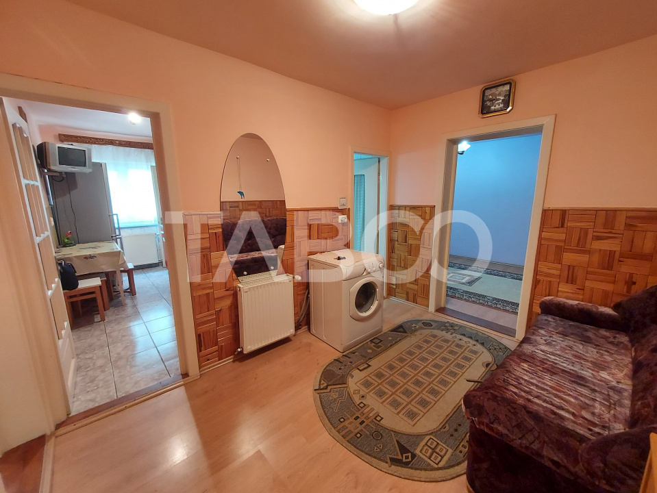 Apartament decomandat de vanzare 2 camere 52 mpu pivnita balcon Sibiu