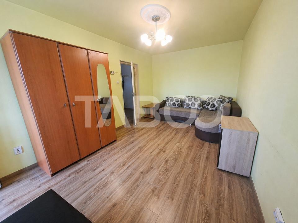 Apartament decomandat de vanzare 2 camere balcon lift Mihai Viteazul 
