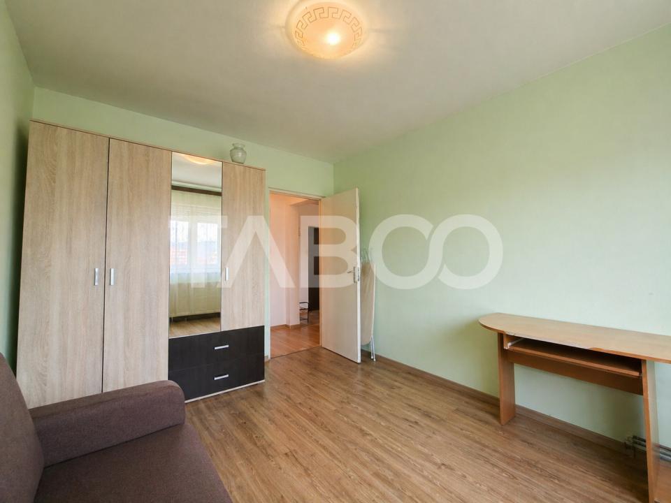 Apartament decomandat de vanzare 2 camere balcon lift Mihai Viteazul 