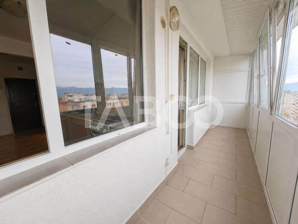 Apartament decomandat de vanzare 2 camere balcon lift Mihai Viteazul 
