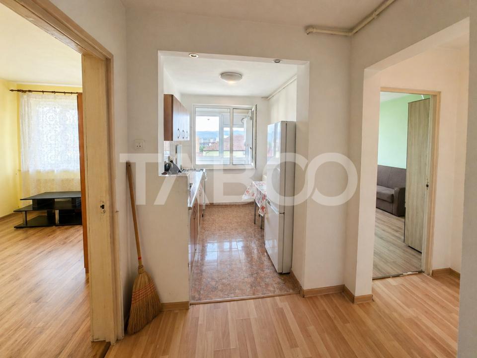 Apartament decomandat de vanzare 2 camere balcon lift Mihai Viteazul 