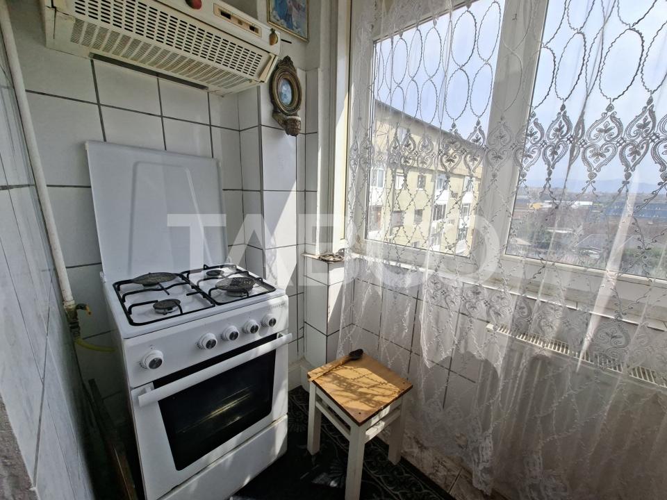 Apartament decomandat de vanzare 2 camere balcon pivnita
