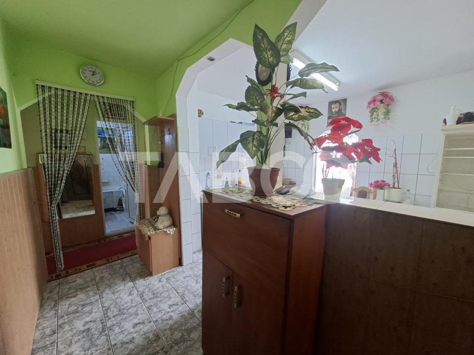 Apartament decomandat de vanzare 2 camere balcon pivnita