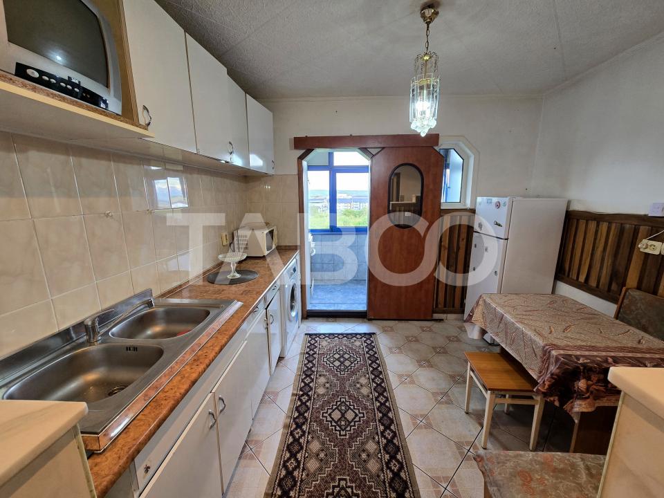 Apartament decomandat de vanzare 2 camere boxa pivnita Vasile Aaron