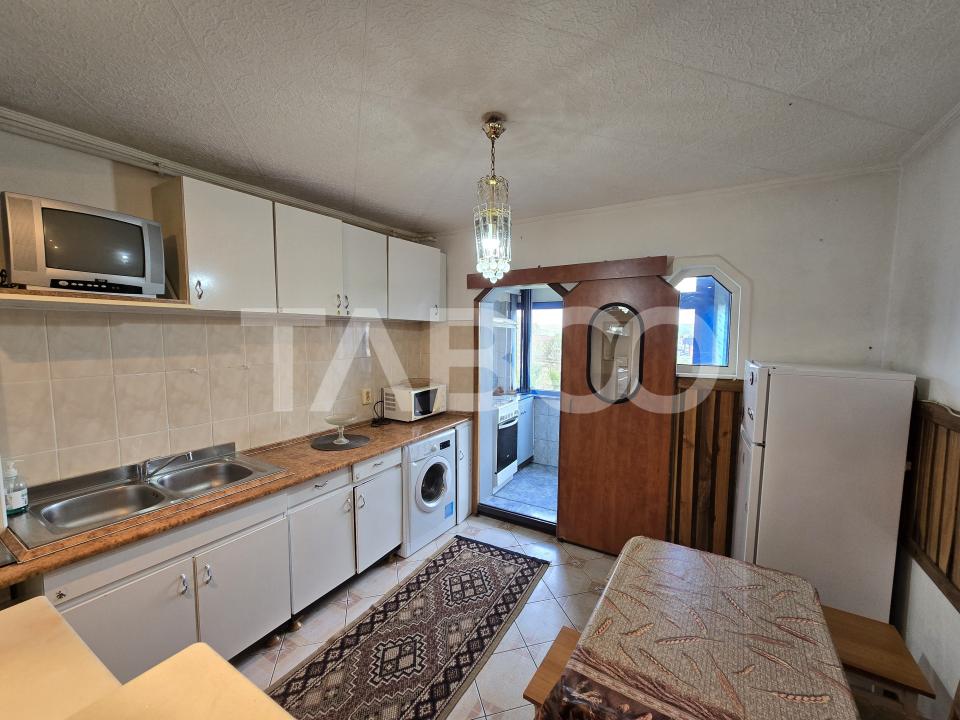 Apartament decomandat de vanzare 2 camere boxa pivnita Vasile Aaron