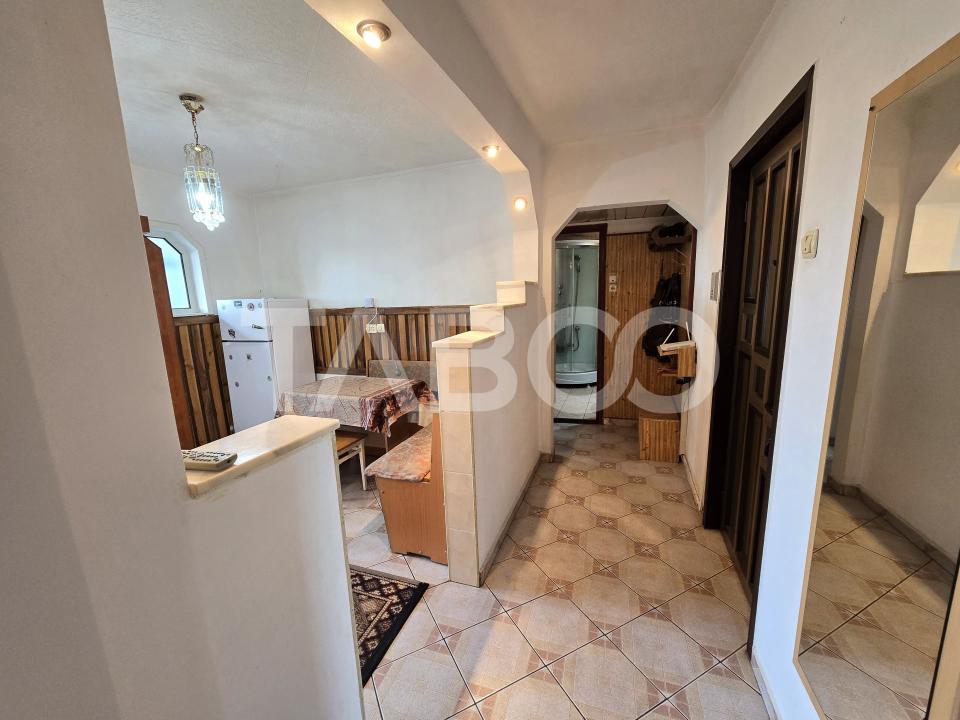 Apartament decomandat de vanzare 2 camere boxa pivnita Vasile Aaron