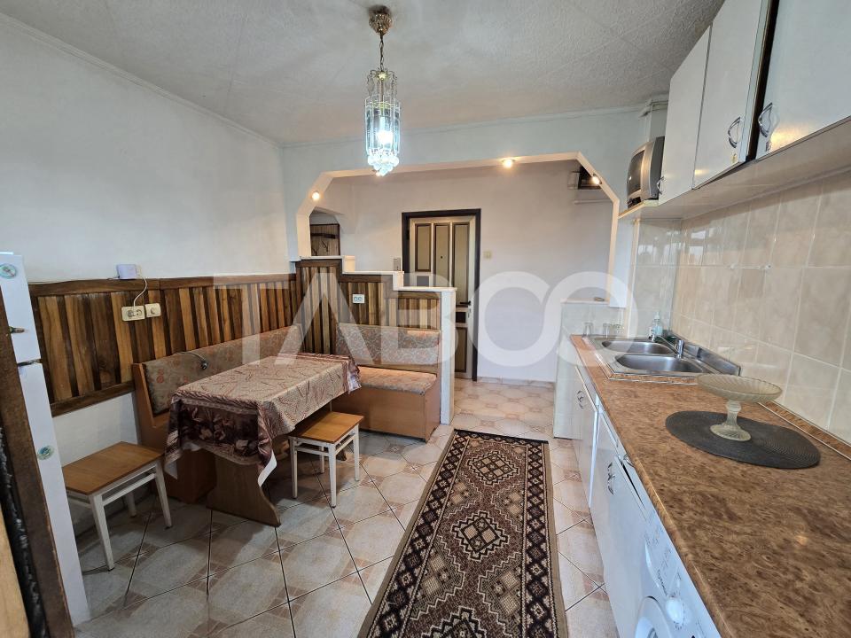 Apartament decomandat de vanzare 2 camere boxa pivnita Vasile Aaron