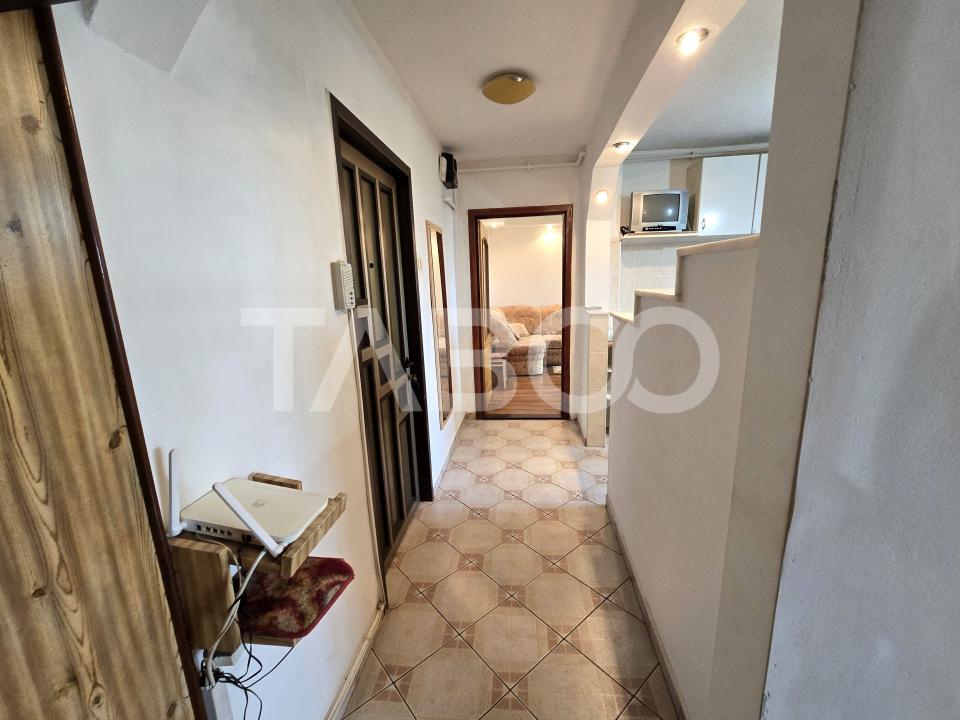 Apartament decomandat de vanzare 2 camere boxa pivnita Vasile Aaron