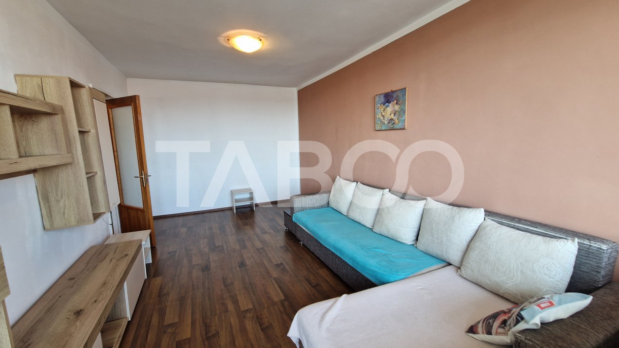 Apartament decomandat de vanzare 2 camere cu balcon bloc cu lift