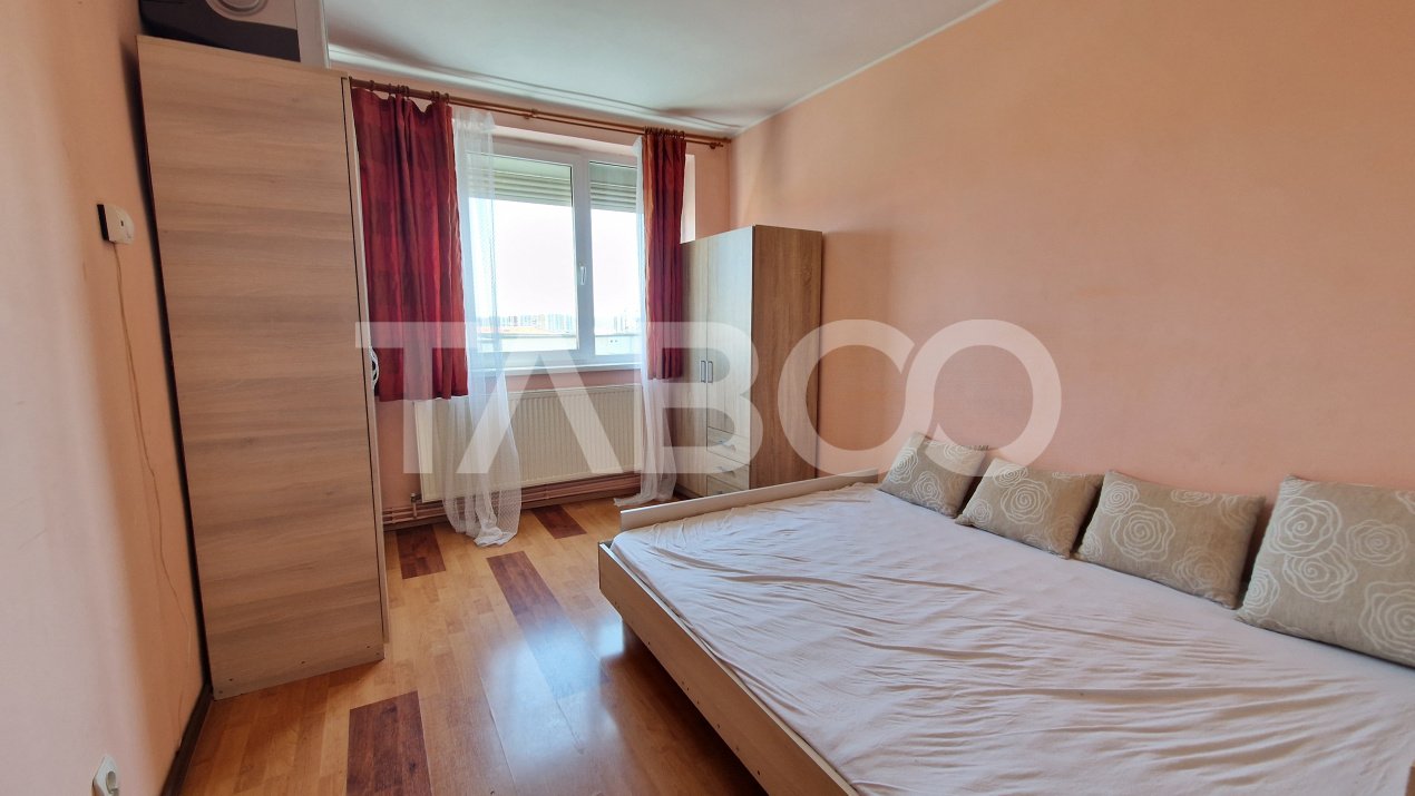 Apartament decomandat de vanzare 2 camere cu balcon bloc cu lift