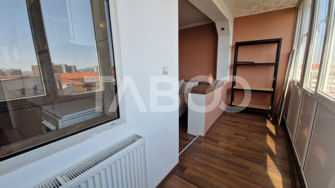 Apartament decomandat de vanzare 2 camere cu balcon bloc cu lift