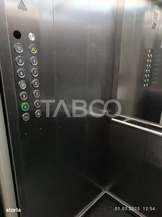 Apartament decomandat de vanzare 2 camere cu balcon bloc cu lift