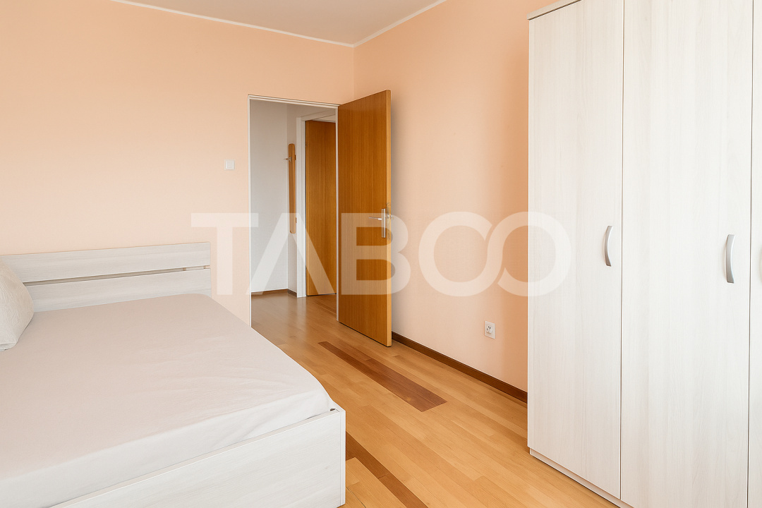 Apartament decomandat de vanzare 2 camere cu balcon bloc cu lift