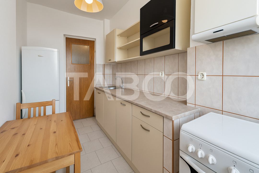 Apartament decomandat de vanzare 2 camere cu balcon bloc cu lift