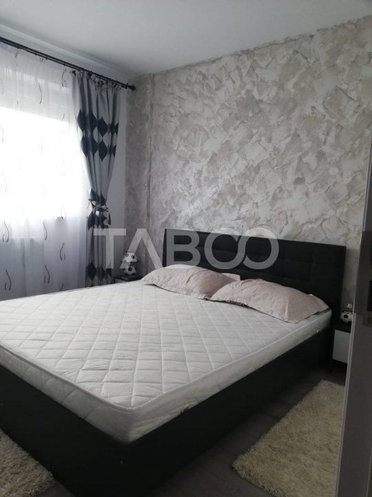 Apartament decomandat de vanzare 2 camere cu balcon si pivnita