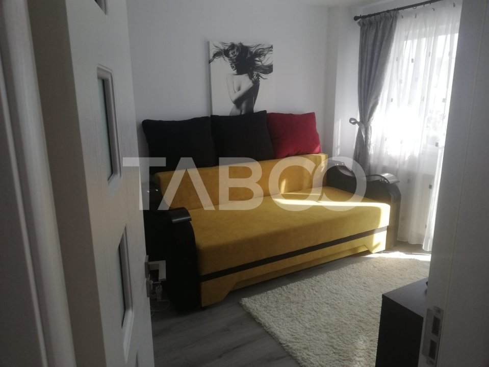 Apartament decomandat de vanzare 2 camere cu balcon si pivnita in Sibiu - Siretului