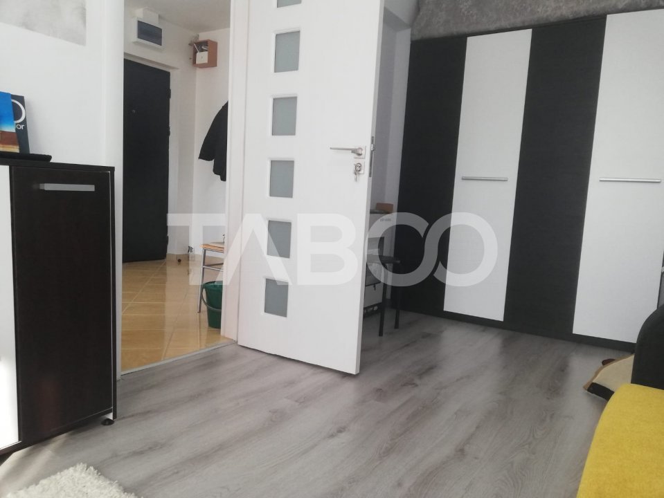 Apartament decomandat de vanzare 2 camere cu balcon si pivnita