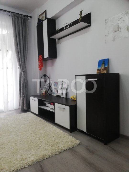 Apartament decomandat de vanzare 2 camere cu balcon si pivnita