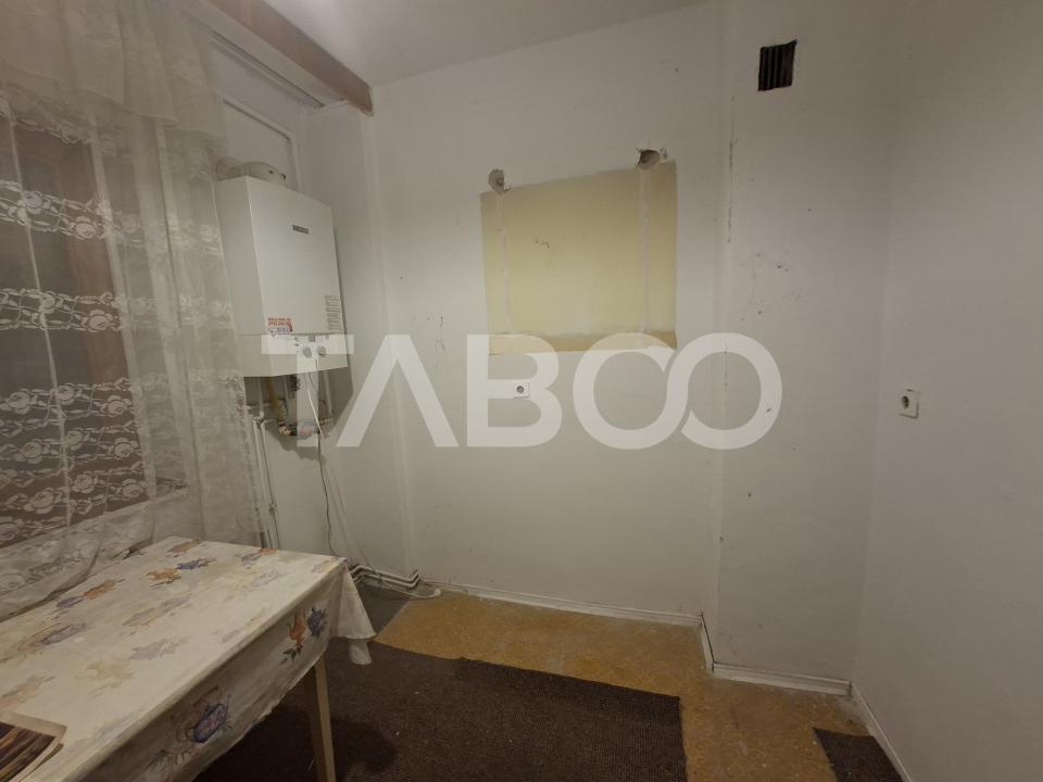 Apartament decomandat de vanzare 2 camere etaj 1 Calea Dumbravii