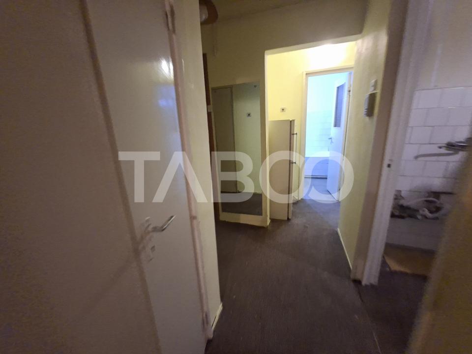 Apartament decomandat de vanzare 2 camere etaj 1 Calea Dumbravii