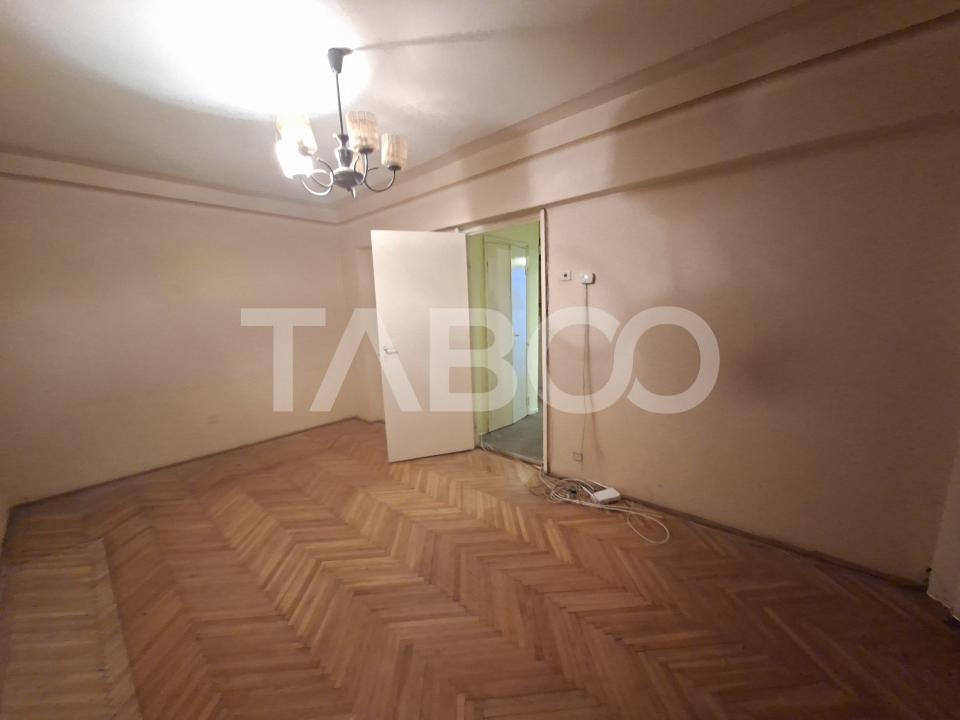Apartament decomandat de vanzare 2 camere etaj 1 Calea Dumbravii