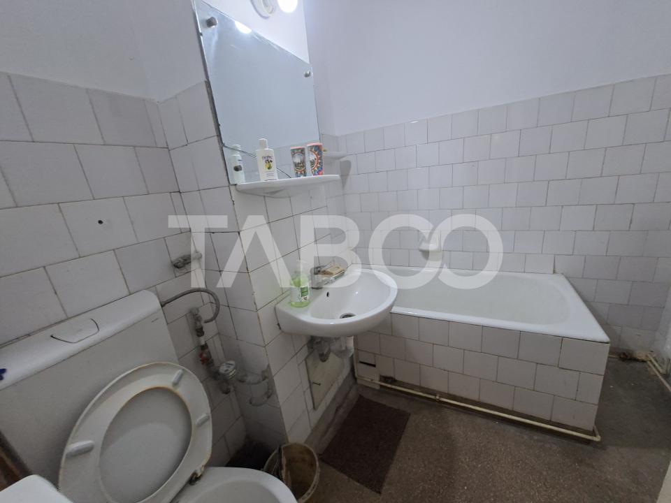 Apartament decomandat de vanzare 2 camere etaj 1 Calea Dumbravii