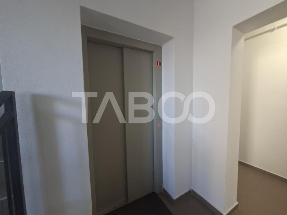Apartament decomandat de vanzare 2 camere etaj 1 lift balcon bloc nou