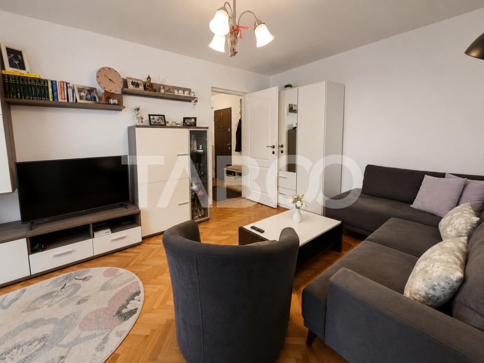 Apartament decomandat de vanzare 2 camere pivnita 2 balcoane