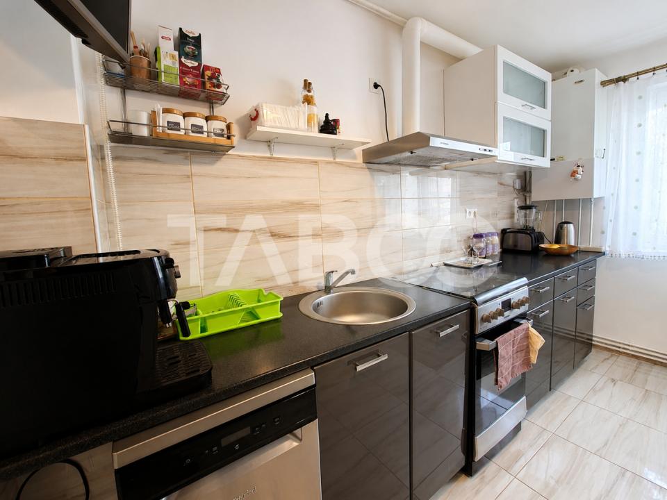 Apartament decomandat de vanzare 2 camere pivnita 2 balcoane