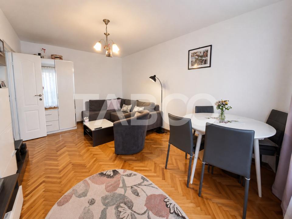 Apartament decomandat de vanzare 2 camere pivnita 2 balcoane